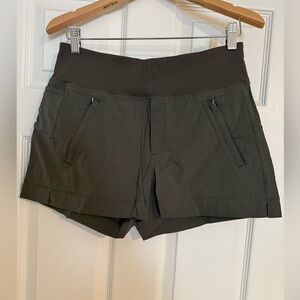 Athleta Brooklyn short, green, size M
